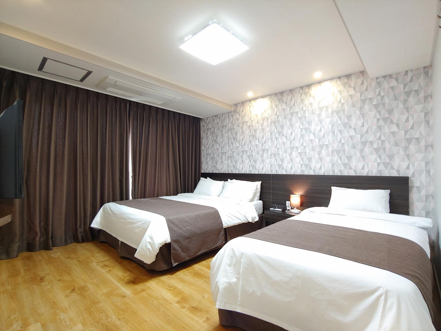 Jeju Lavender Hotel Сеогвипо Екстериор снимка