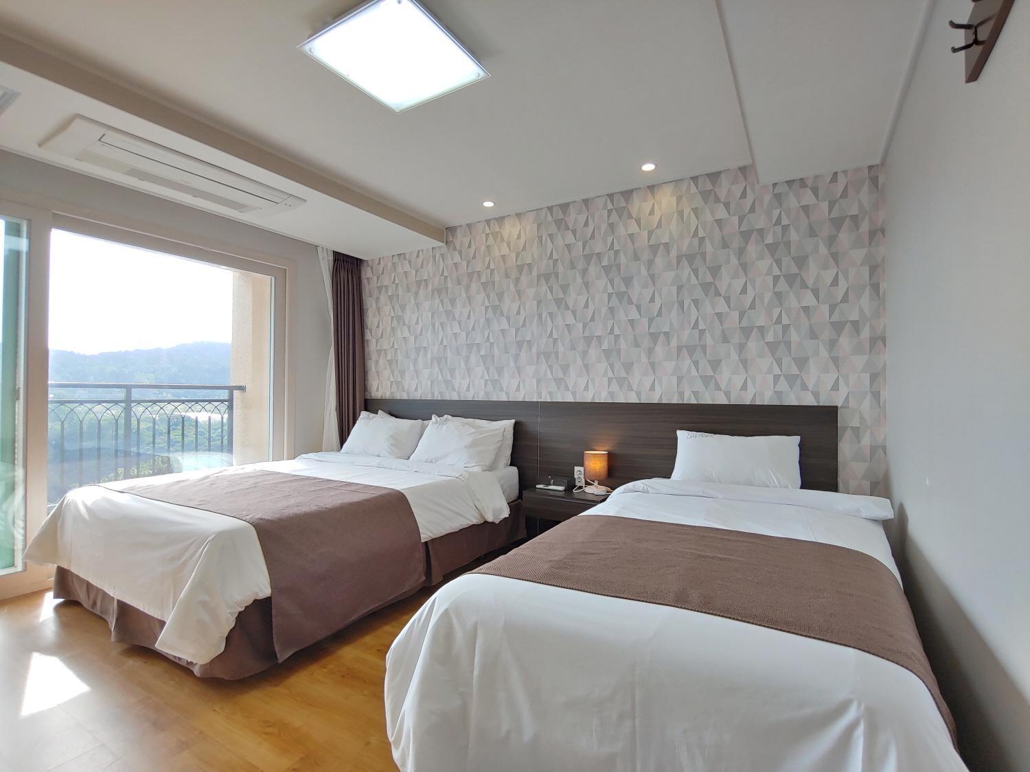 Jeju Lavender Hotel Сеогвипо Екстериор снимка