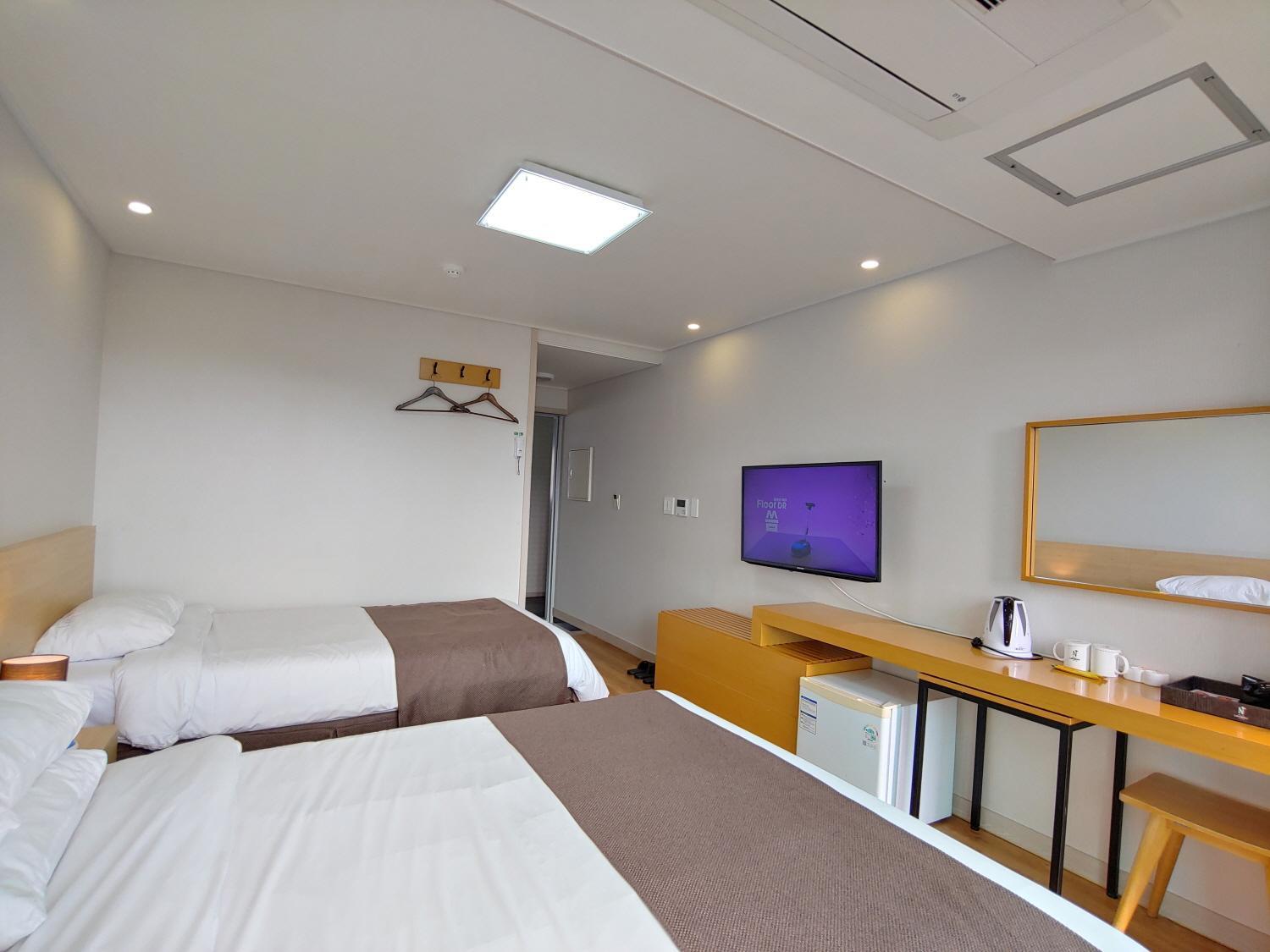 Jeju Lavender Hotel Сеогвипо Екстериор снимка