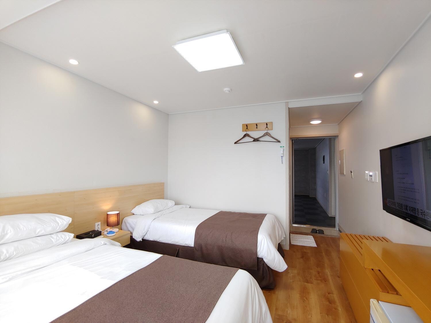 Jeju Lavender Hotel Сеогвипо Екстериор снимка