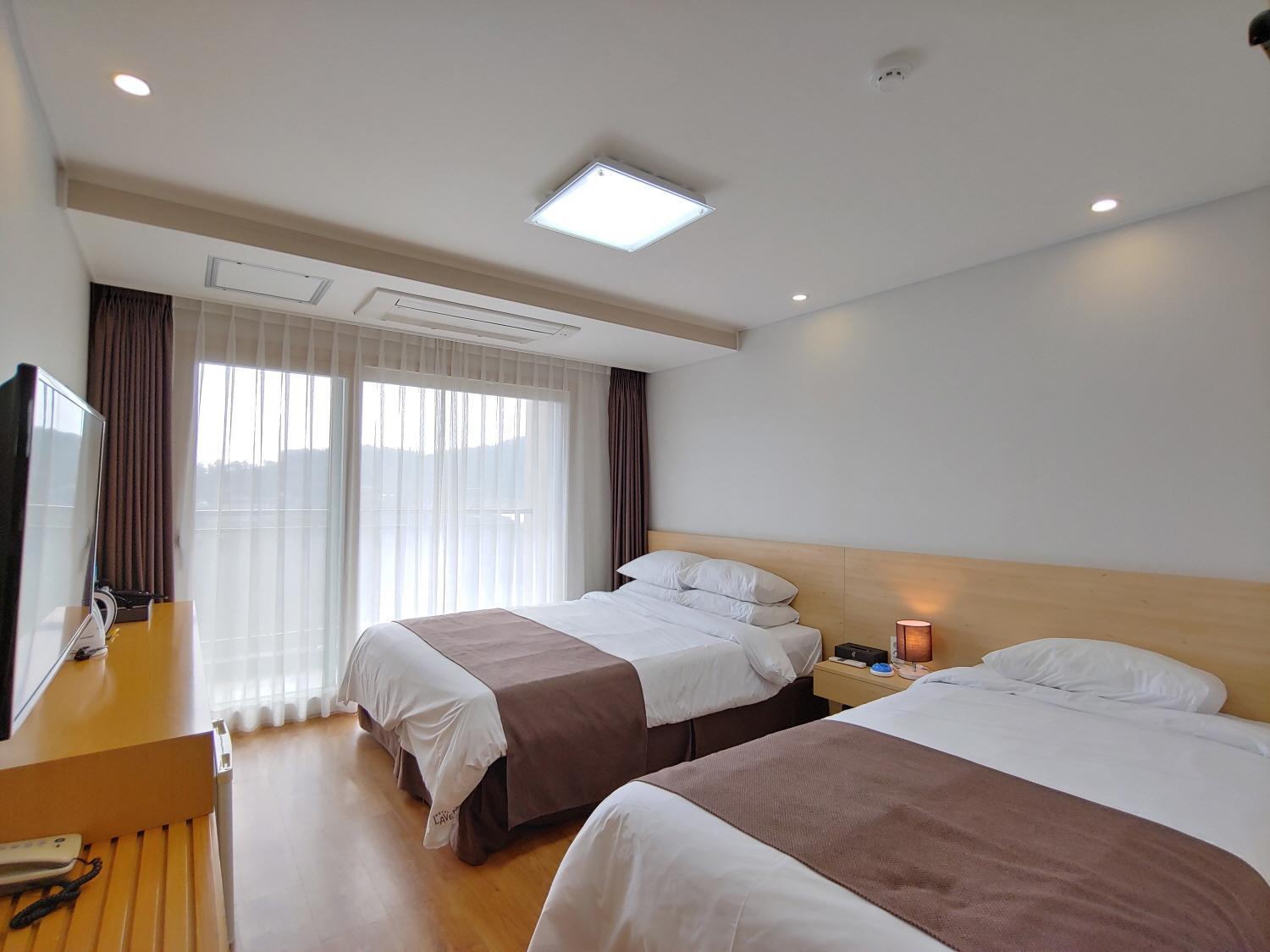 Jeju Lavender Hotel Сеогвипо Екстериор снимка