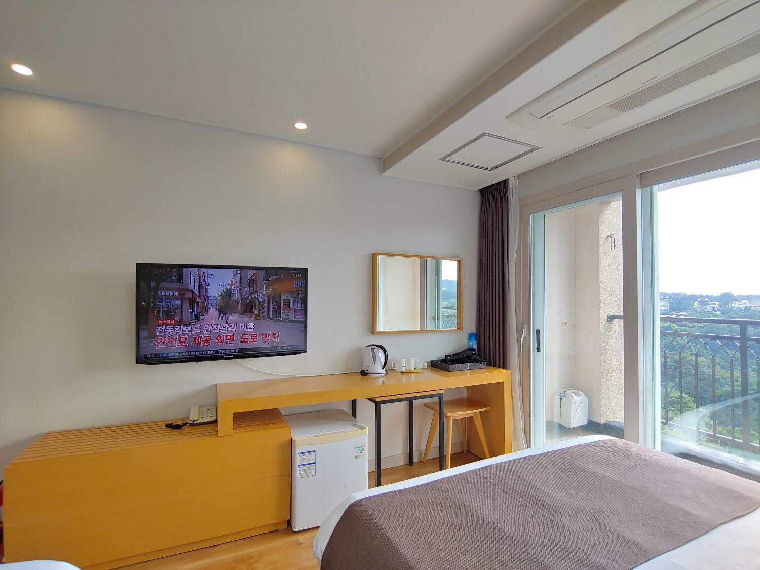 Jeju Lavender Hotel Сеогвипо Екстериор снимка