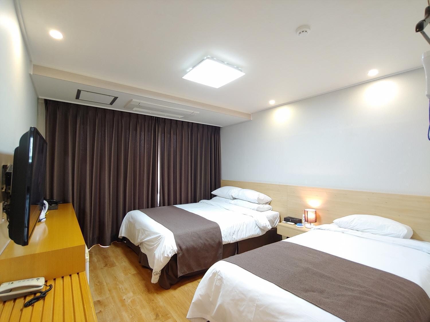 Jeju Lavender Hotel Сеогвипо Екстериор снимка