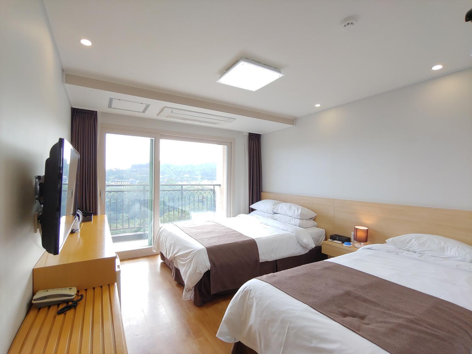 Jeju Lavender Hotel Сеогвипо Екстериор снимка