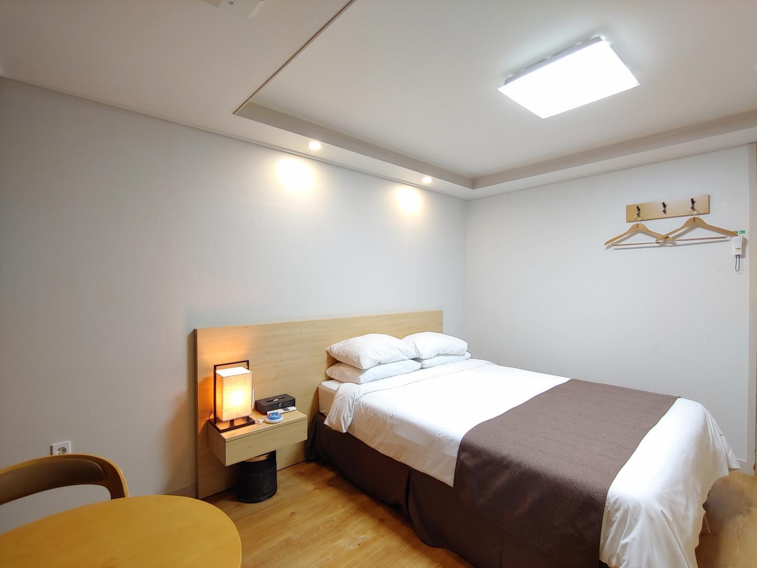 Jeju Lavender Hotel Сеогвипо Екстериор снимка