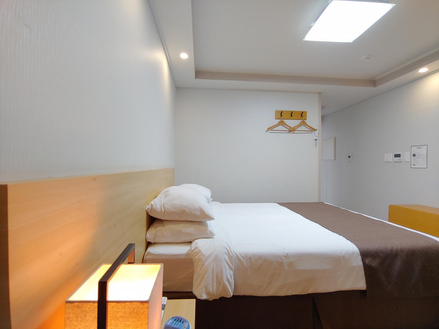 Jeju Lavender Hotel Сеогвипо Екстериор снимка
