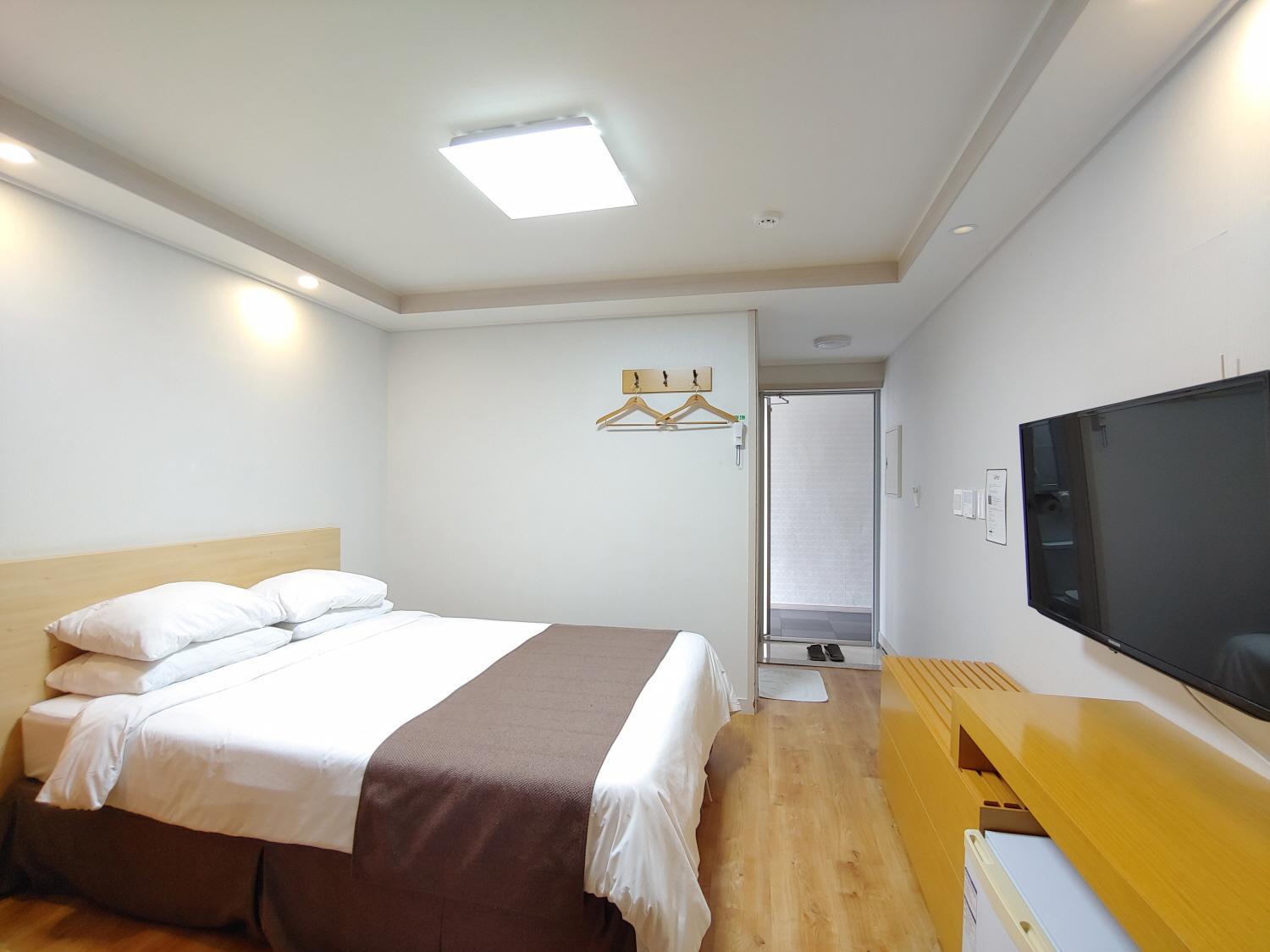 Jeju Lavender Hotel Сеогвипо Екстериор снимка