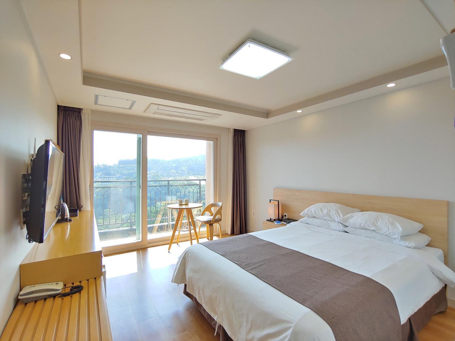 Jeju Lavender Hotel Сеогвипо Екстериор снимка